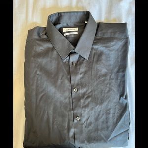 Calvin Klein no-iron slim fit dress shirt in charcoal neck 16.5-34/35